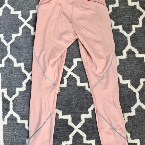 Fabletics High-Waisted Motion365 Reflective 7/8 - Picture 5 of 5